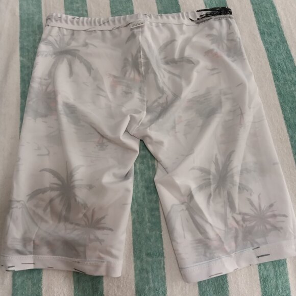 NWOT UNIQUE WHITE TROPIC WENAGIC SWIM JAMMER OR SHORTS, SIZE "L" - Picture 7 of 8